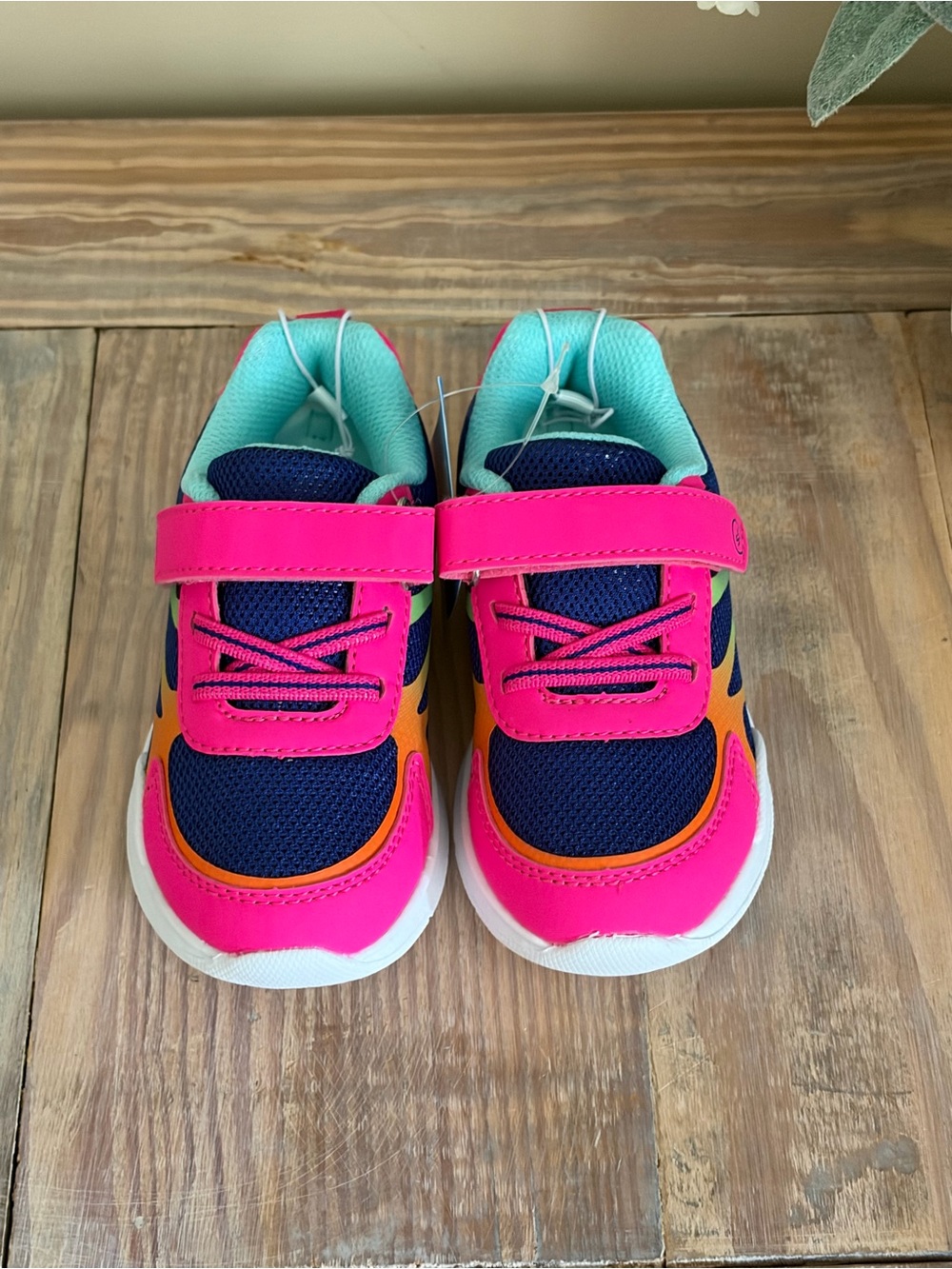 Stride Rite Ryne Vibrant Sneaker ☀️🆕 - Picture 2 of 11